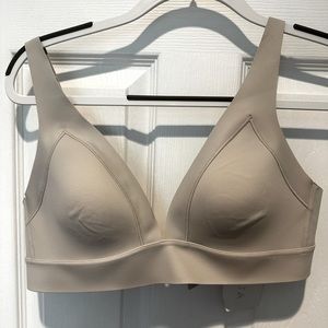 Athleta gray sports bra - never worn!